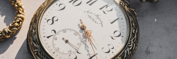 Bild einer Uhr als Beispielbild für Öffnungszeiten